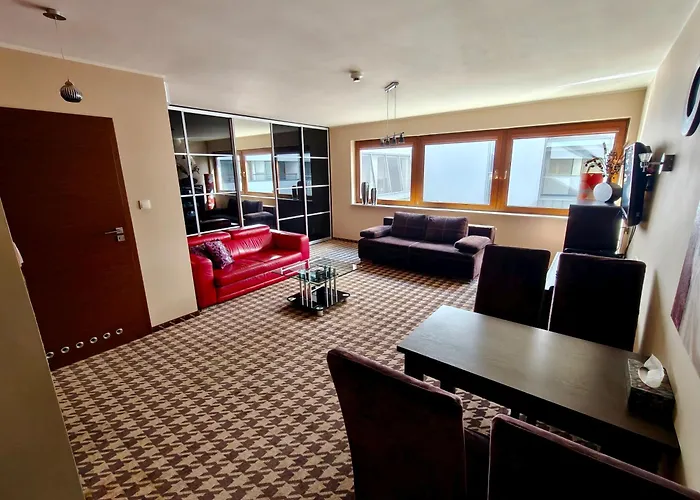 Pokoj Z Aneksem W Hotelu Blisko Plazy, Z Garazem